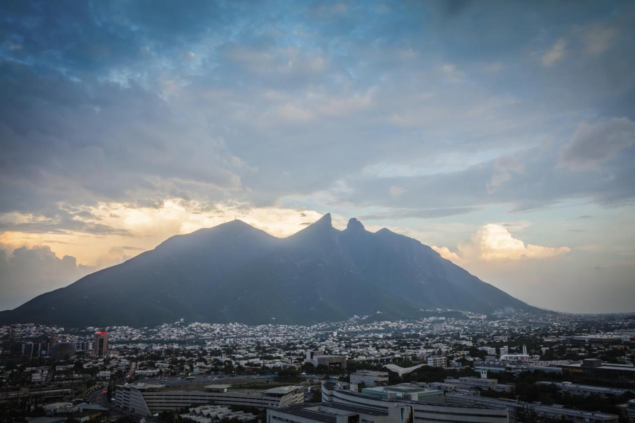 ホテル One Monterrey Tecnologico エクステリア 写真