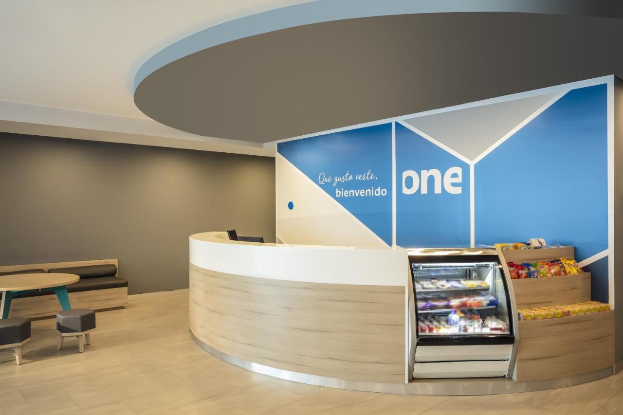 ホテル One Monterrey Tecnologico エクステリア 写真
